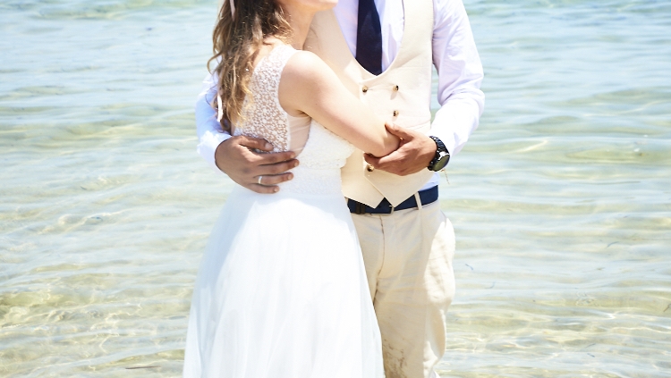 Heiraten am Strand vor Meereskulisse in Sardinien