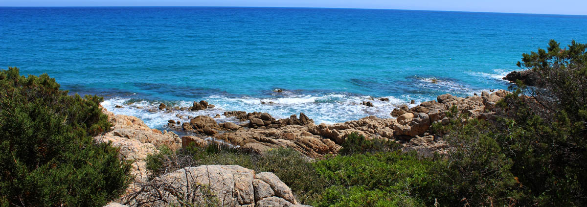 Heirate rechtsgültig in Sardinien am Strand