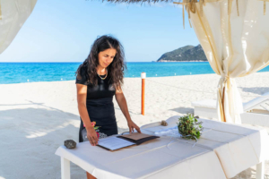 rechtsgültige Traumhochzeit am Strand in Sardinien