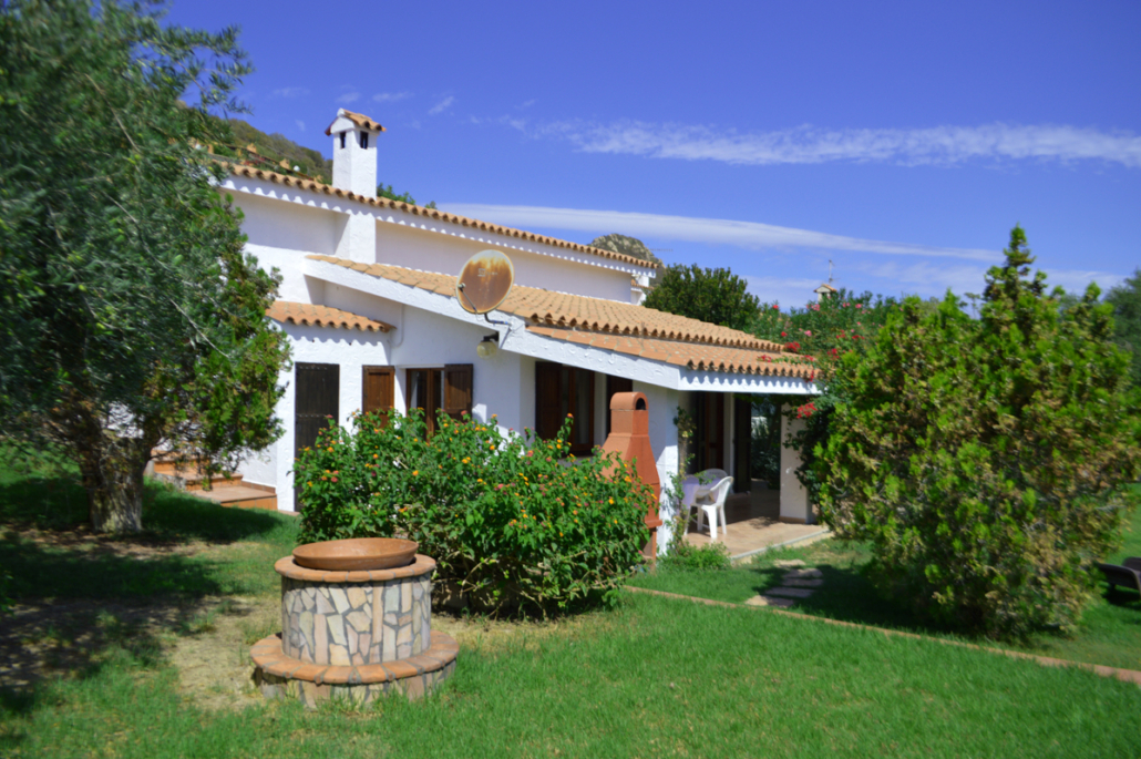 Ferienhaus mit Garten am Meer in Sardinien buchen